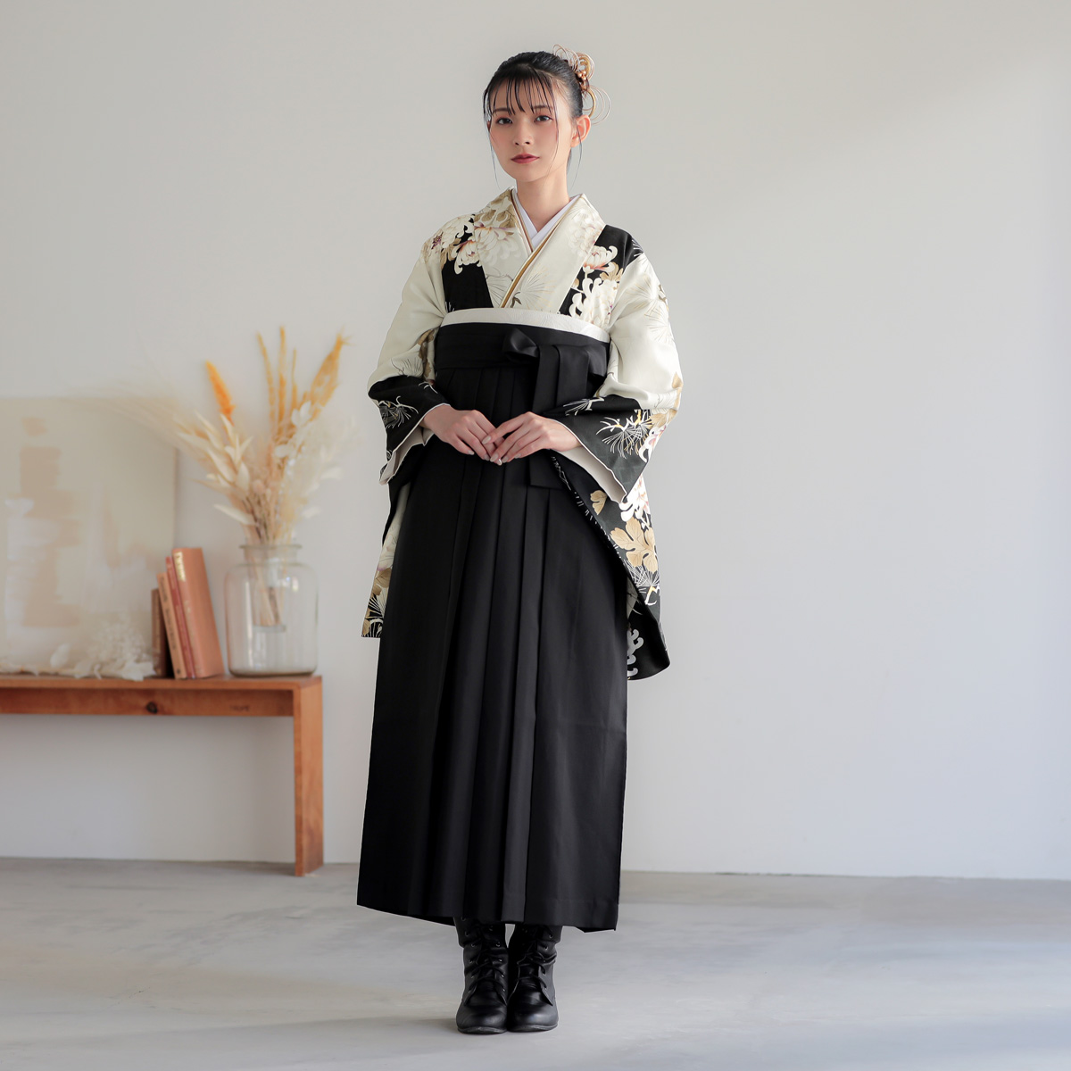 二尺袖袴：そしてゆめG1014 象牙×黒 菊に松│ 袴レンタル │ 京都着物