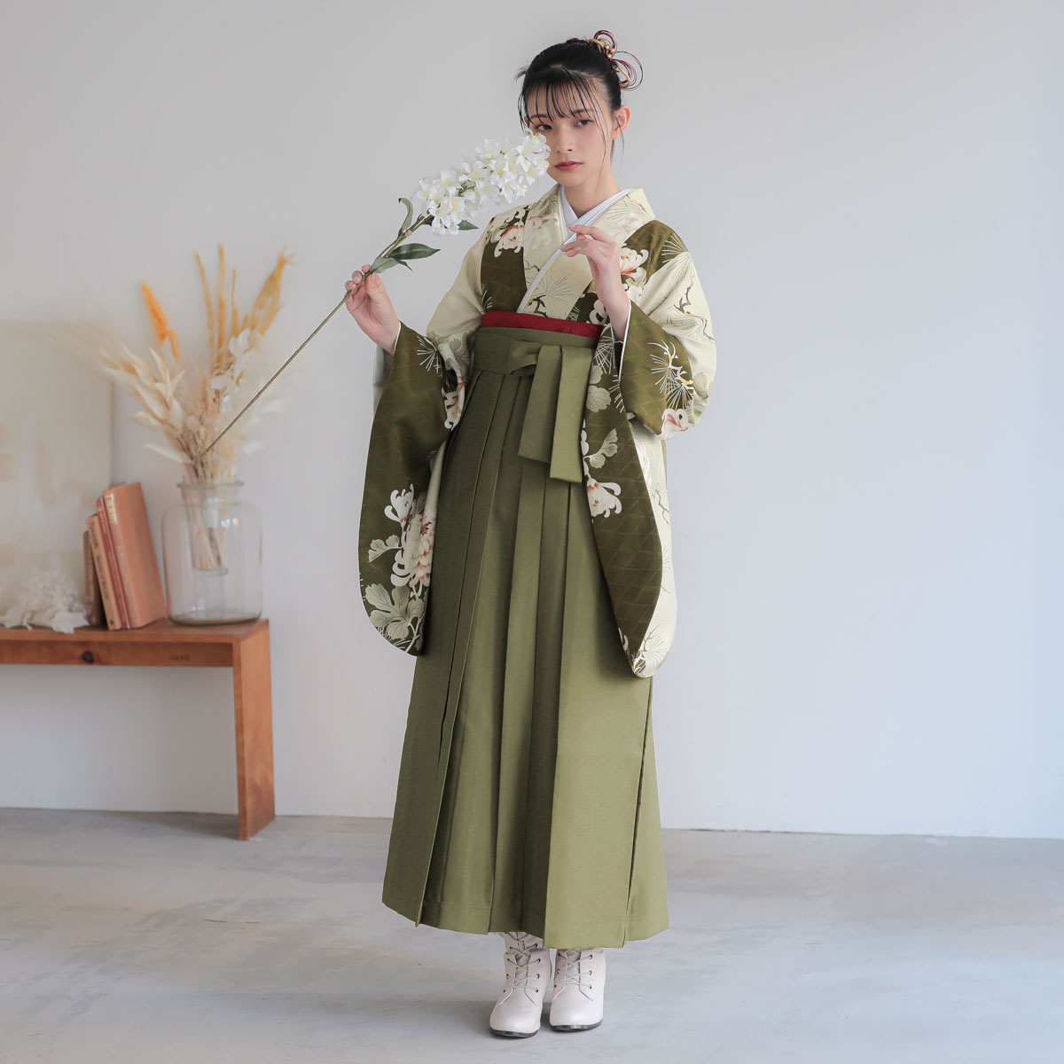 二尺袖袴：そしてゆめG1015 薄黄緑×抹茶 菊に松│ 袴レンタル │ 京都