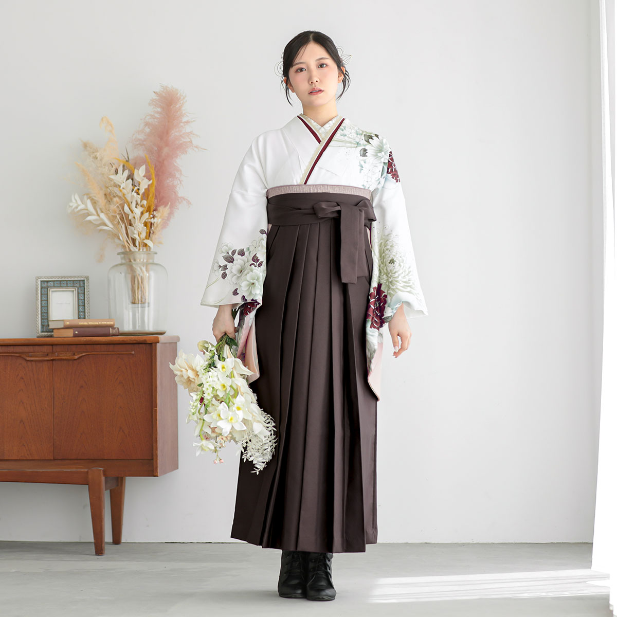 二尺袖袴：G1069 白×くすみピンク 乱菊│ 袴レンタル │ 京都着物