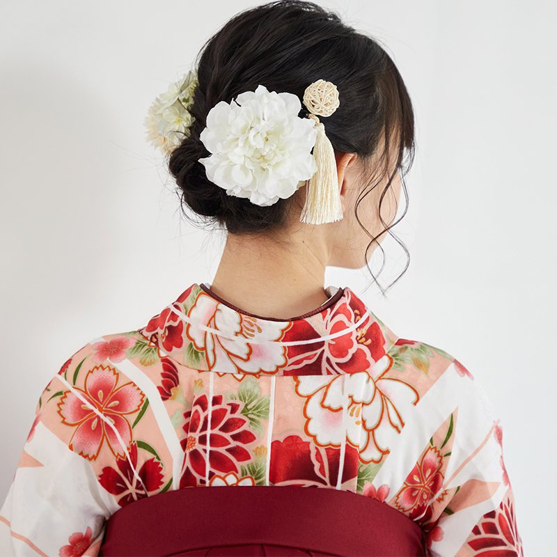 二尺袖袴：HG556 白・赤 矢羽根に牡丹(A004)│ 袴レンタル