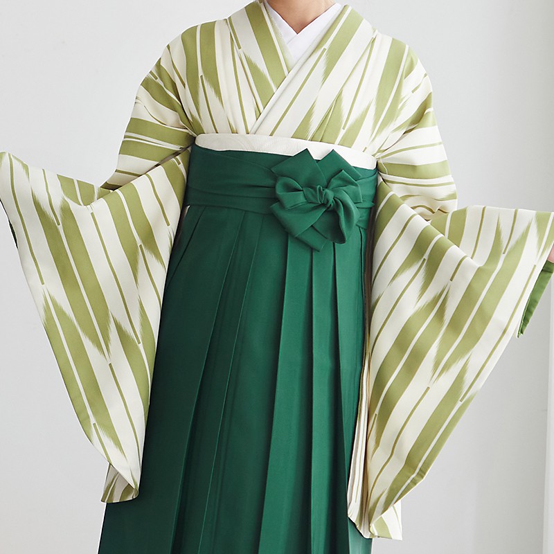 (7-106)馬乗袴　2尺2寸　金　緑　踊袴 袴 金襴 菱柄 大 2尺3寸 88cm 金蘭袴 （s踊8633） 馬乗り仕立て