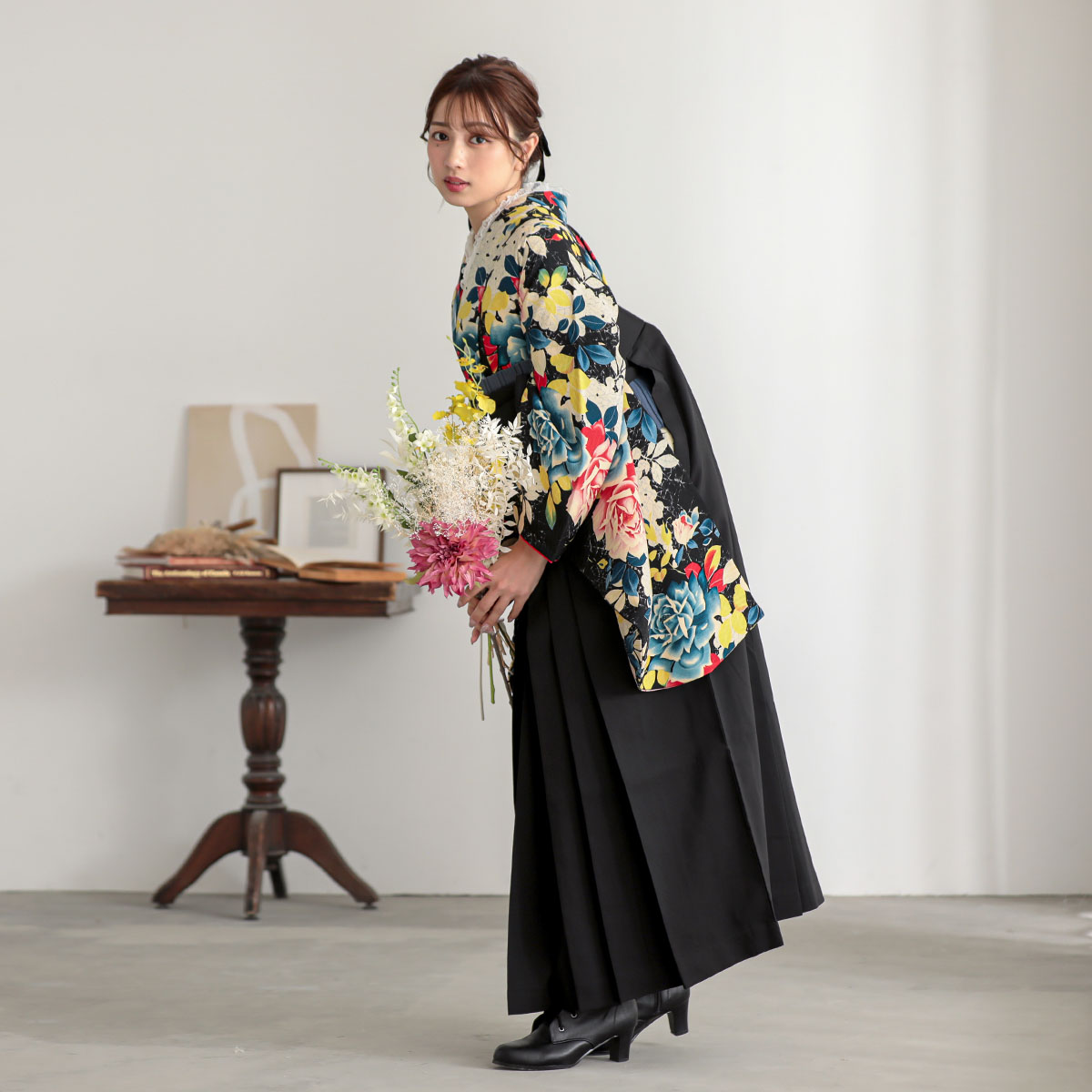 二尺袖袴：モダンアンテナG883 黒 薔薇の花│ 袴レンタル │ 京都着物 