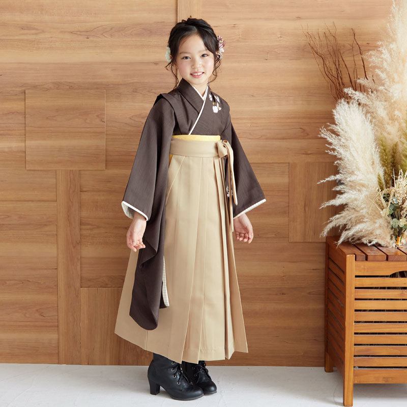 四つ身＋袴レンタル：N084 Kami Shibai 茶 蝶に花丸文│ 袴レンタル