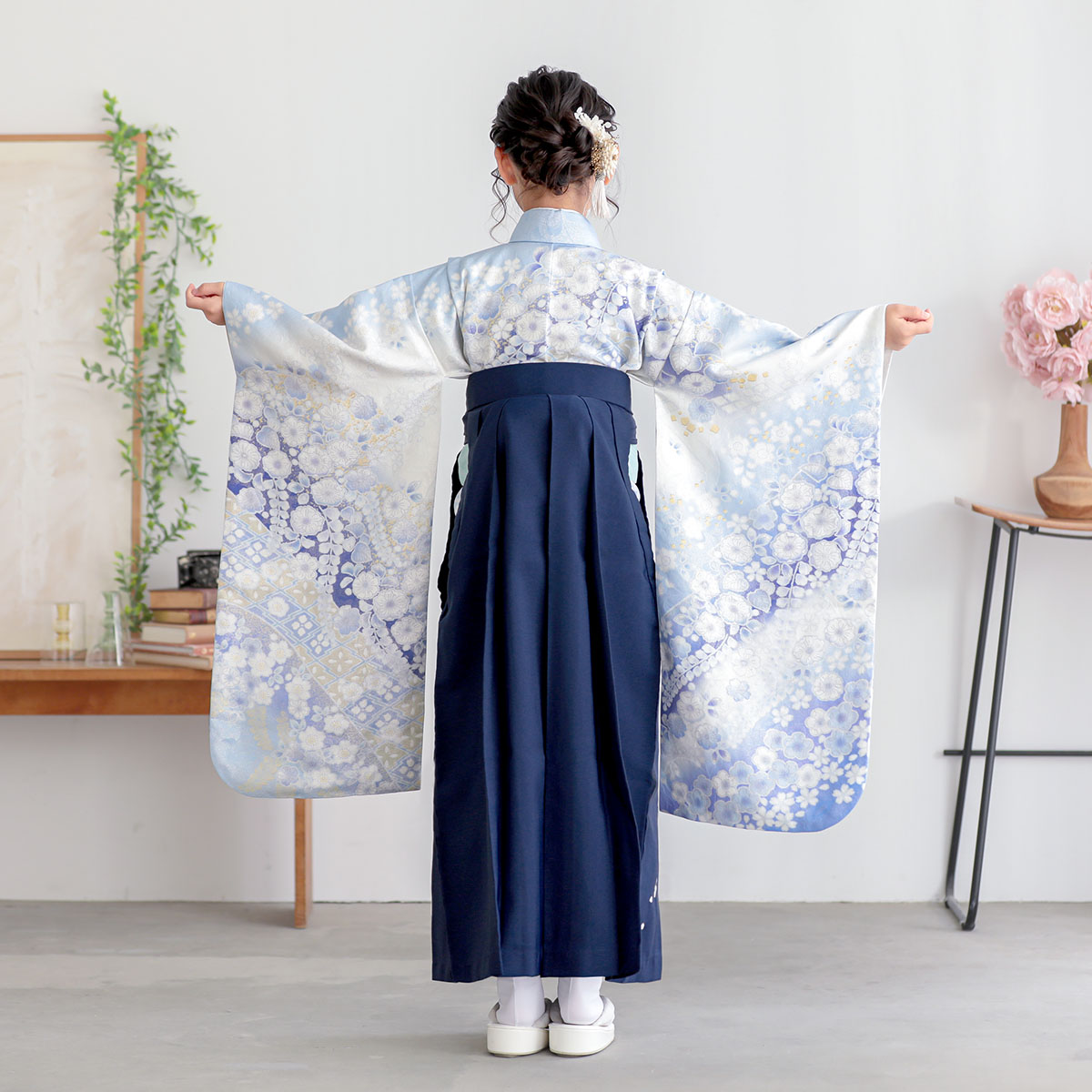 四つ身＋袴レンタル：N226 【正絹】白×淡ブルー 金通し辻が花│ 袴