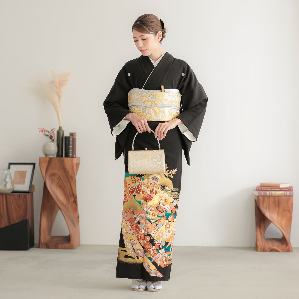 黒留袖 T325 桂由美 雲取り扇に貝桶 黒留袖レンタル 京都着物レンタル夢館