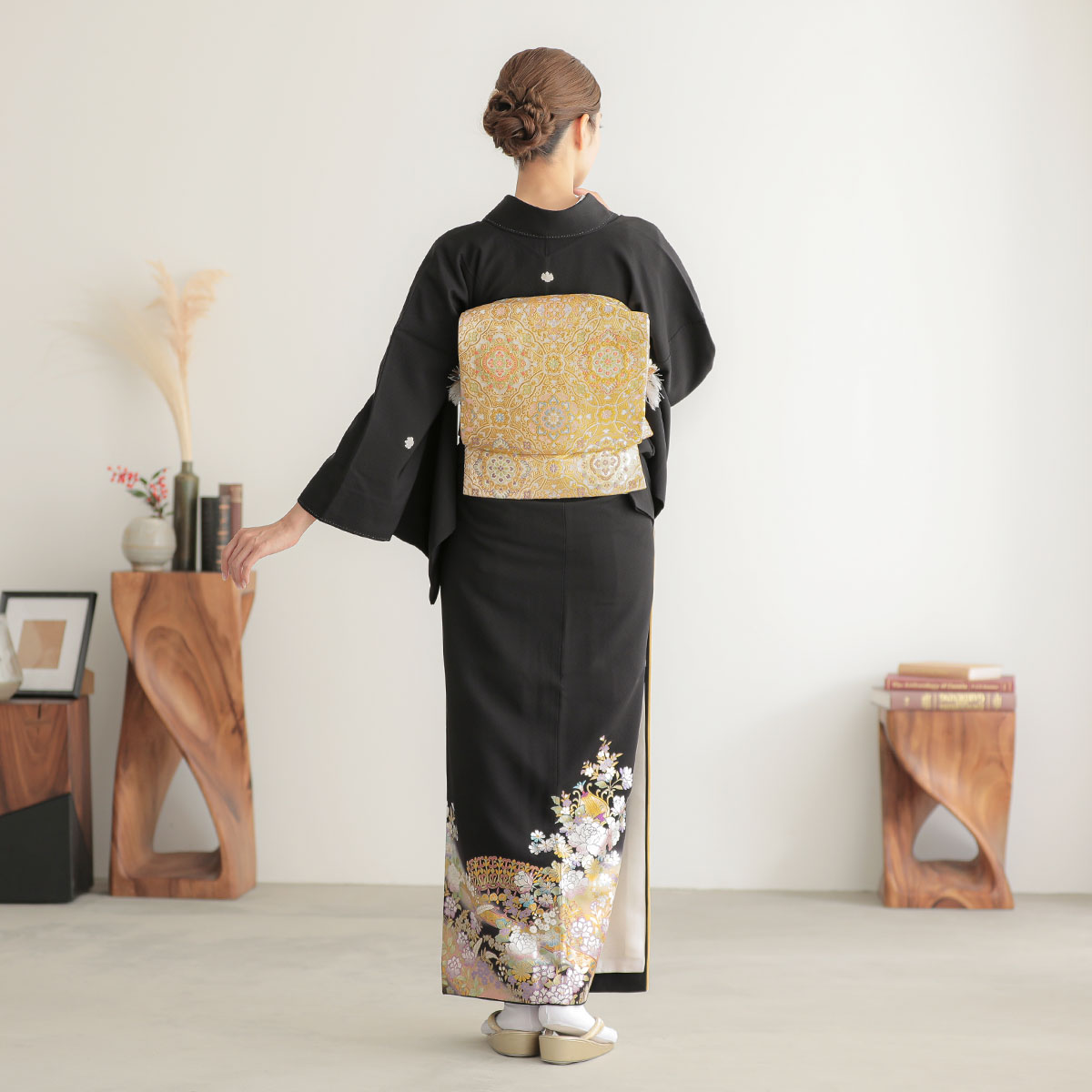黒留袖：T351 桂由美 薔薇とリボン☆(T371)| 黒留袖レンタル │ 京都