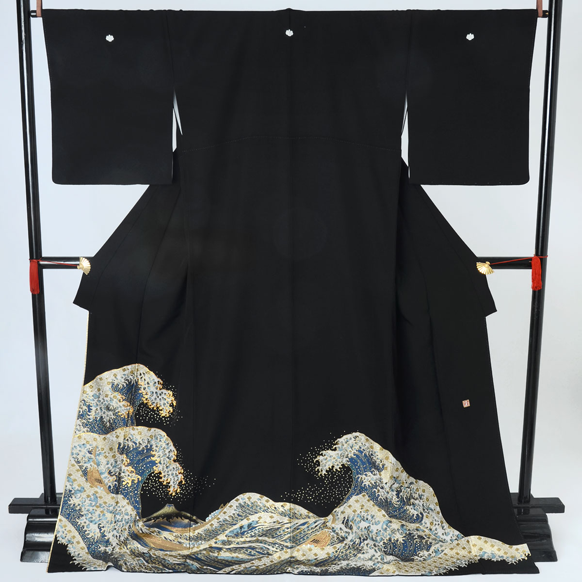 黒留袖：T366 桂由美 北斎 浮世絵「神奈川沖浪裏」| 黒留袖レンタル