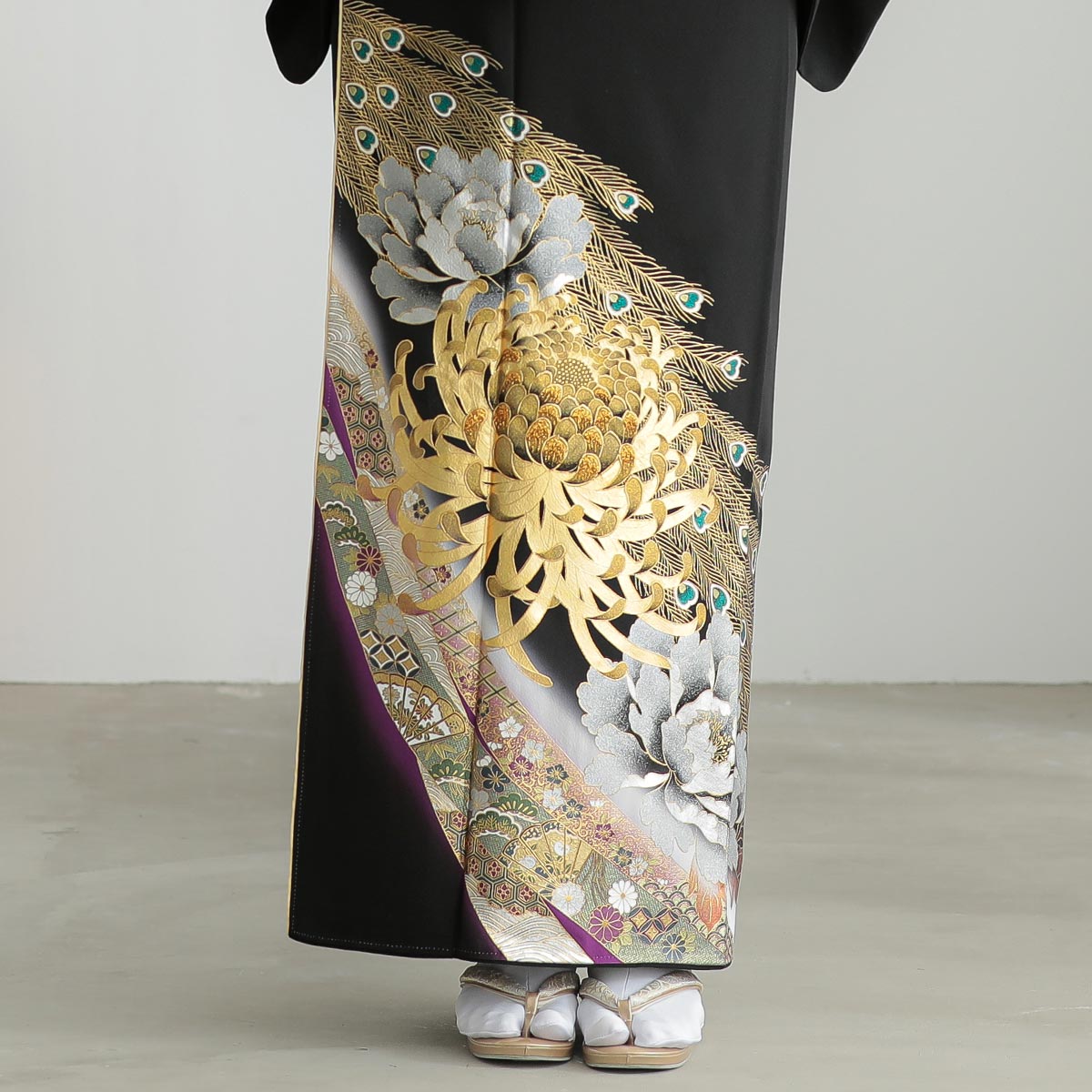 黒留袖：T400 桂由美 紫 乱菊牡丹に尾羽| 黒留袖レンタル