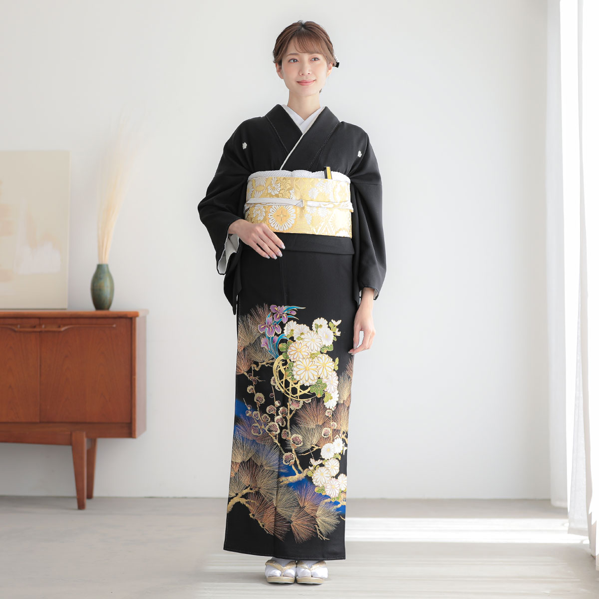 黒留袖：T419 桂由美 ブルー 花籠に菊松梅| 黒留袖レンタル