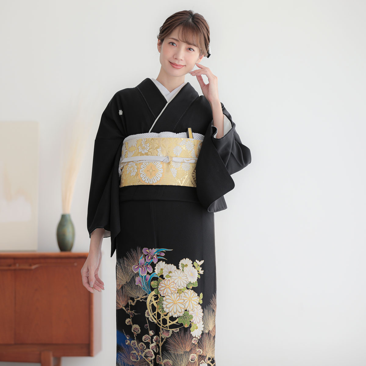 未着用　付け下げ　鉄線花　テッセン　金彩　市松　黒地　着物　092a d 未着用 付け下げ 鉄線花 テッセン 金彩 市松 黒地 着物 092a d 未着用