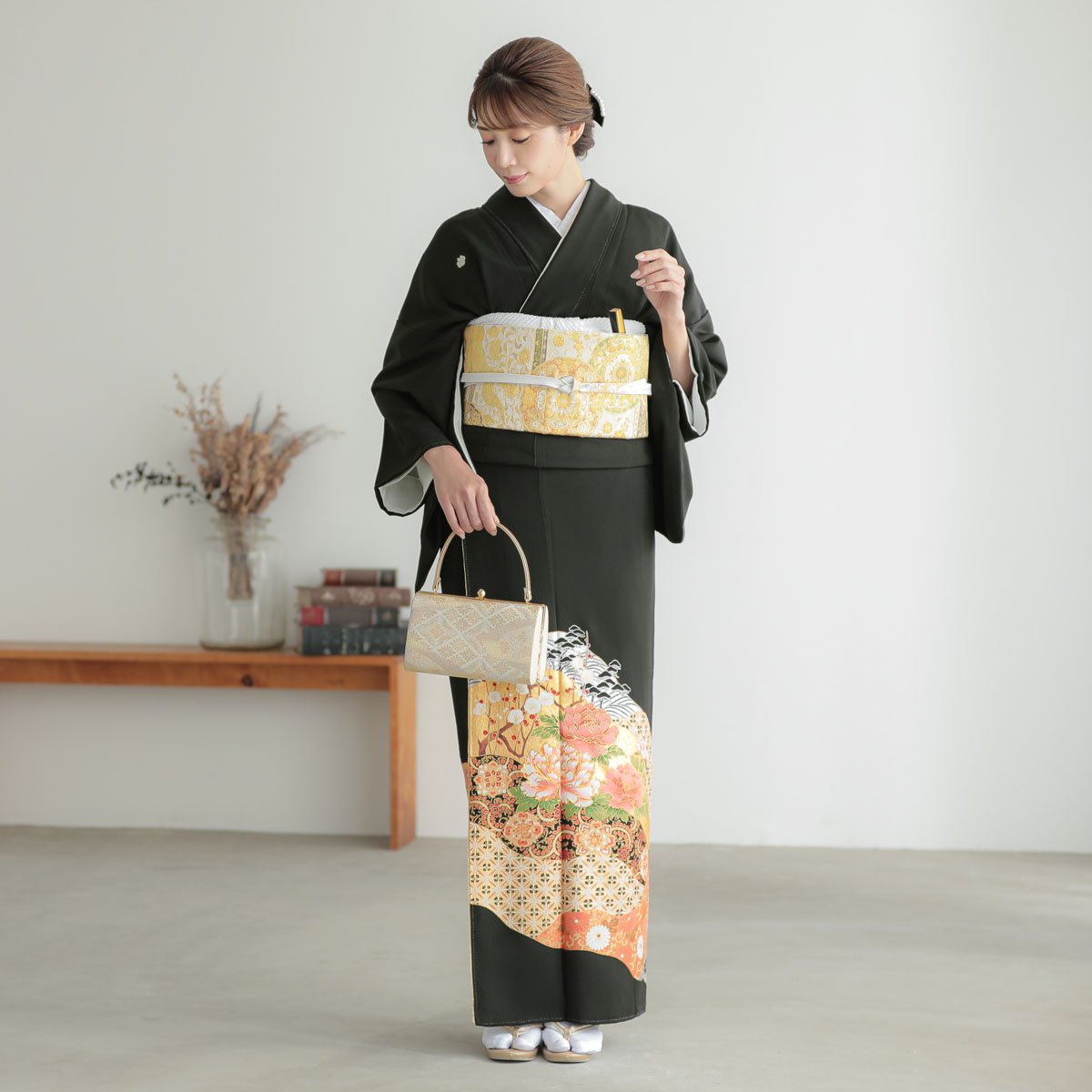 黒留袖：T422 桂由美 道長に牡丹松梅| 黒留袖レンタル │ 京都着物