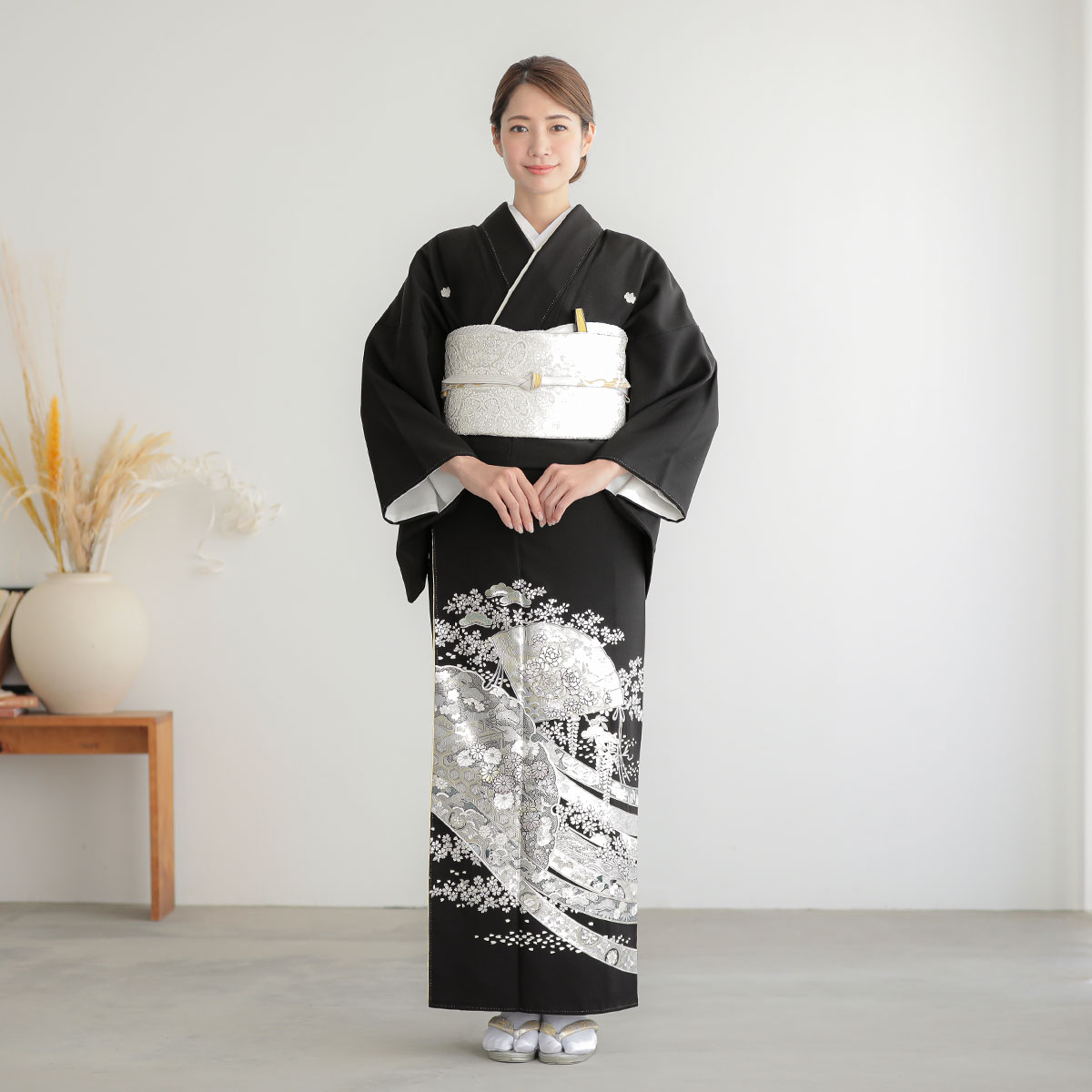 最終　黒留袖 袋帯　 末広　帯締め　５点セット　結婚式　扇面双鶴文　松竹梅　礼装 黒留袖：T432 桂由美 扇面に雪輪と蔓帯(T437)| 黒留袖レンタル │ 京都