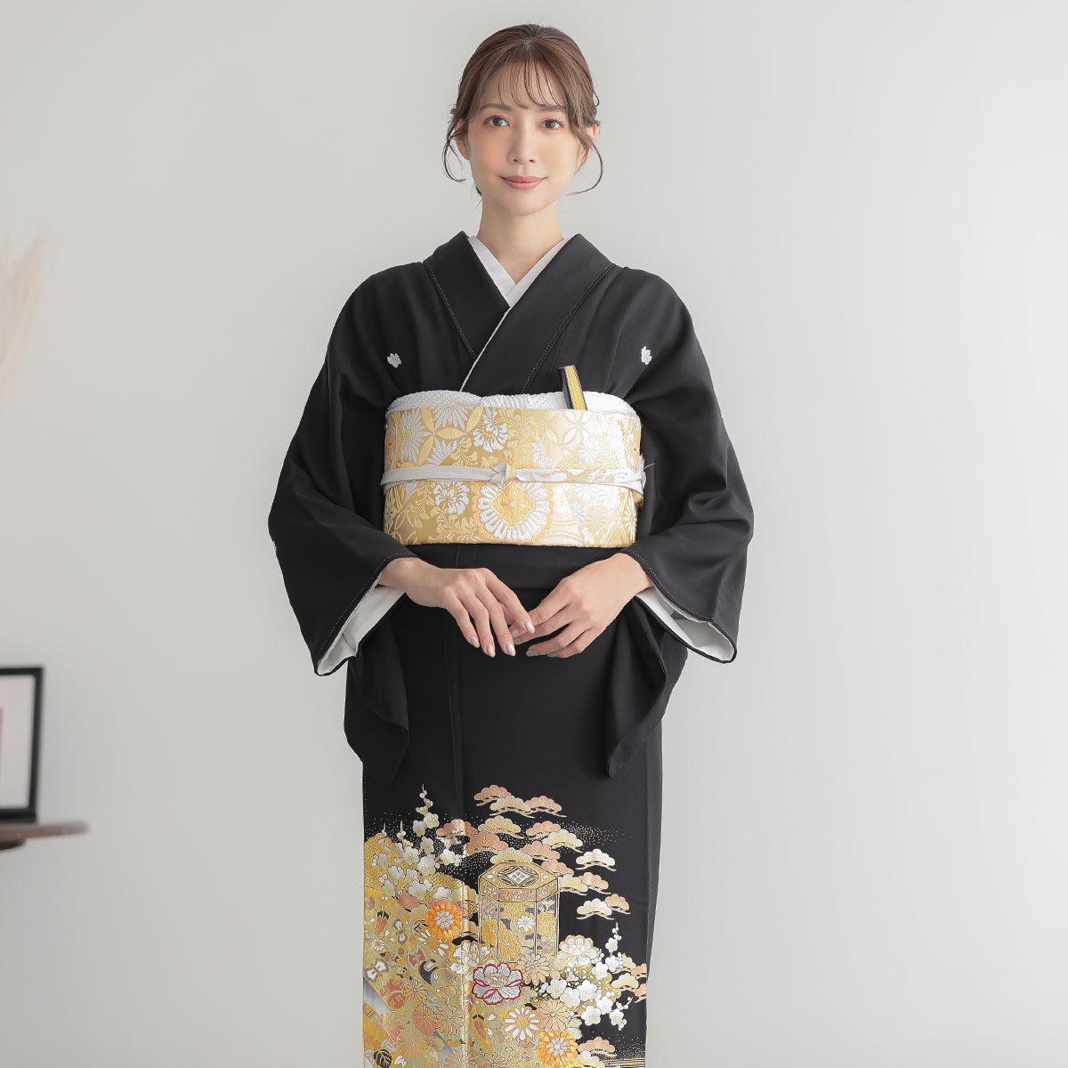 黒留袖：T441 桂由美 貝桶熨斗に吉祥草花| 黒留袖レンタル │ 京都着物