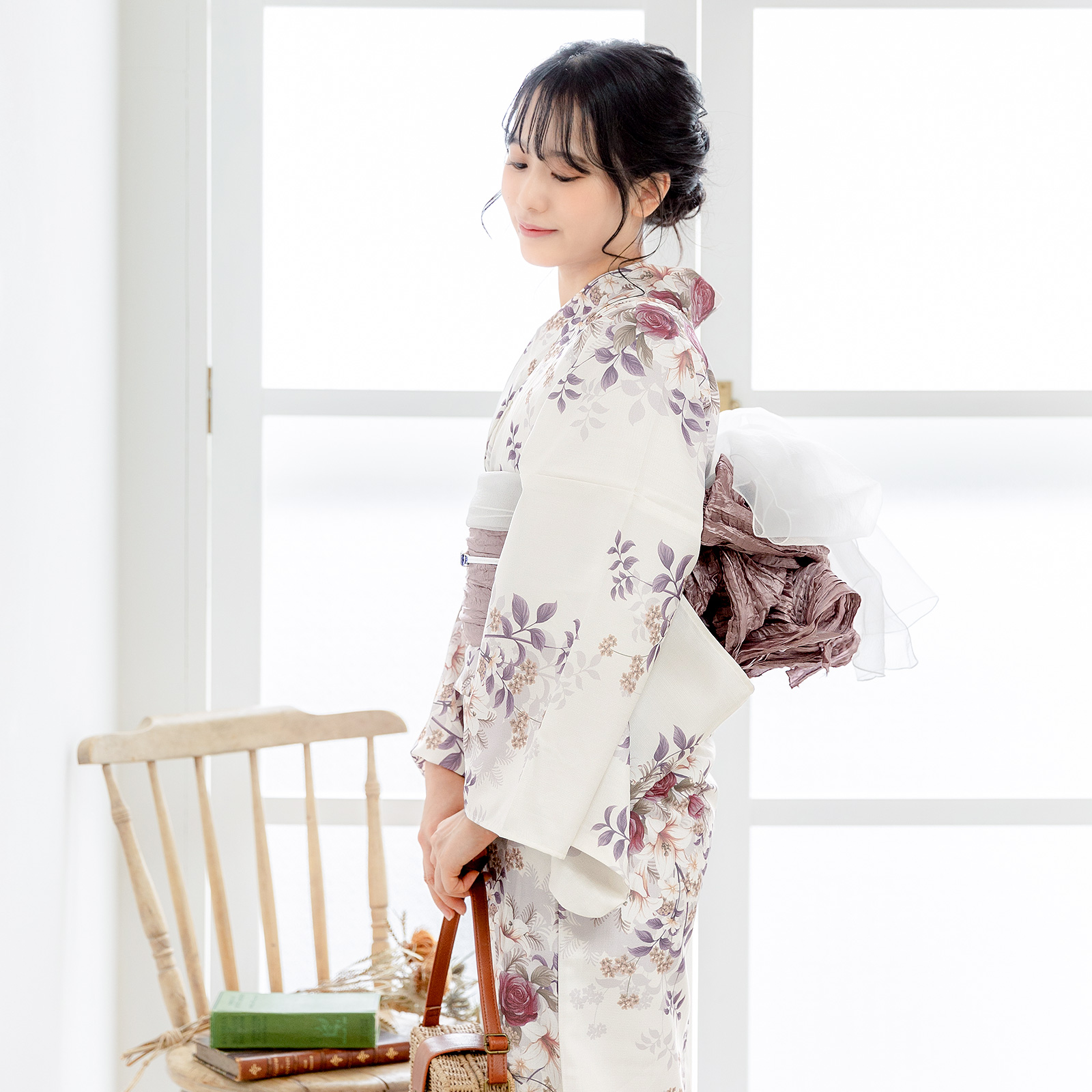 浴衣: YK091 オフホワイト ブーケ | 京都着物レンタル夢館